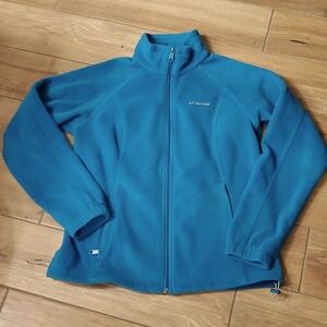 Columbia fleece jacket size medium gently worn. Turquoise color.